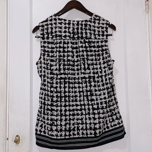 Karl Lagerfeld Paris Print Button Down Blouse, M - Picture 7 of 9